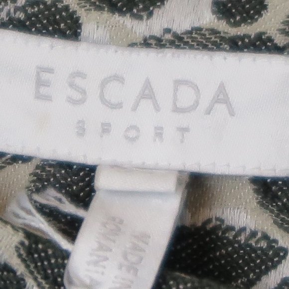 NWT Escada Sport Sepia Green Animal Print Jacquard Hi-Waist Belt Shorts Size 34 - Picture 6 of 9